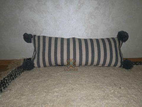 TITRIT - Long pom pom cushion cover Themorner